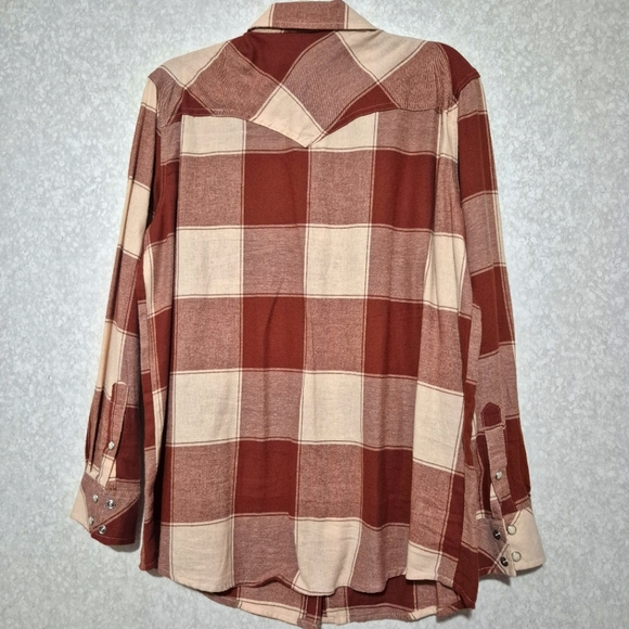 Wrangler Retro Tan and Cream Plaid Shirt..SIZE:M - Picture 9 of 12
